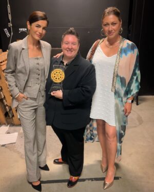 Camilla Belle Instagram - Such a pleasure presenting @mptf and Jennifer Jorge (Director of Community Social Services) with the Humanitarian Award last night at the LMGI Awards 🎉 So deserved !!