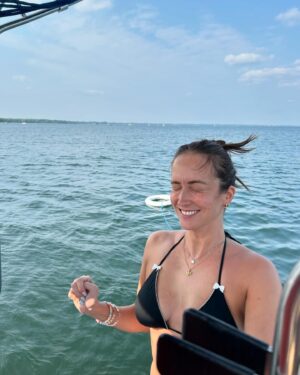 Camille Dufresne Instagram - Tidal wave 💙🌊