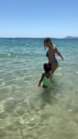 Camille Froment Instagram - 💚🏖️☀️ w/ my bestie 🩷