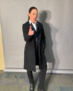 Camille Guaty Instagram - Some #bts shenanigans, from Harold and the purple crayon 

#setlife #haroldandthepurplecrayon #bts