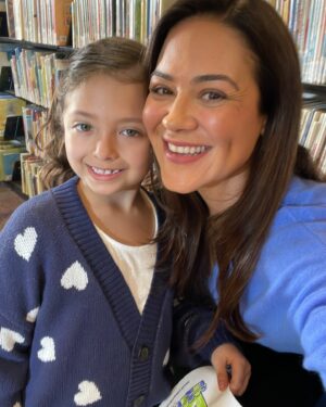 Camille Guaty Instagram - Some #bts shenanigans, from Harold and the purple crayon 

#setlife #haroldandthepurplecrayon #bts