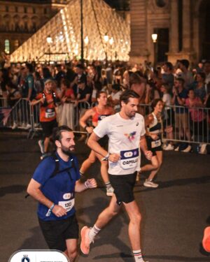 Camille Lacourt Instagram - Magnifique marathon olympique ❤️
Il fut aussi beau que dur,
Une ambiance à couper le souffle, 
Des supporters présents jusqu’au bout de la nuit !
Des bénévoles qui nous poussaient, nous respectaient et qui étaient juste exceptionnels !
Je n’oublierai jamais cette ferveur.

Mais ce fut dur…
Physiquement d’abord, mais je m’y attendais avec une préparation en dents de scie.
Et psychologiquement surtout, beaucoup de sollicitations pendant la course de la part des athlètes.
Je vous présente mes excuses si je n’ai pas joué le jeu des selfies mais au bout de 5 min de course j’en étais déjà à plus de 200!
Ajouté à ça, la fatigue, c’était compliqué.
Je comprends les demandes et je sais que vous n’imaginez pas être le 500ème ou le 1000ème alors que je souffre…
Quel périple mon @maximehaulbert 😂

Je garderai de ces 2 semaines un souvenir inoubliable.
Bravo à tous pour votre énergie et gardons cet optimisme qui nous a unis pendant cette quinzaine olympique 🙏