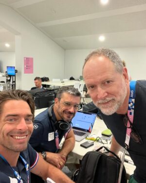 Camille Lacourt Instagram - Merci pour cette semaine hors de temps!
Elle restera gravé à vie.

#merci @francetvsport pour votre confiance