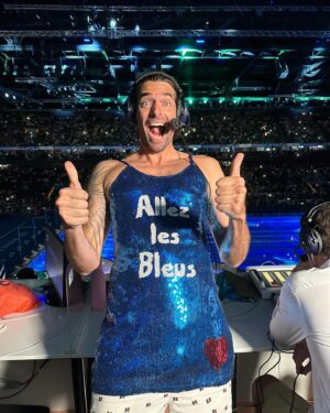 Camille Lacourt Instagram - Soirée de Gala…
Tenue de Gala!!!
Allez les bleus 🇫🇷