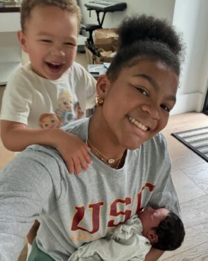 Candace Parker Instagram - Hartt Summitt Petrakov Parker❤️ May 21, 2024 Our Starting lineup is complete. We are so in love and grateful for our little brother. Zone defense is ummm interesting, but we are managing. Goose is ummm adjusting 🤣 but he's doing better with his role as a vet🤣😂😂😂 (Mama is a rockstar and we love her soooo much) Thank you @aprilbellephotos for always capturing our fam!