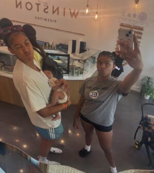 Candace Parker Instagram - BALLIN’ #ParkerTrainingCamp #NextGen 
1) Don’t Mess with Me and Minez  2) layupppppp.  3) Lais first pancake  4) Never too young to lift  5) Goosavich cuz he can shoot that 🏀  6) The Parker Bros  7) Airr said take me in the air  8) No retired athlete bod around here 😈  9) <Mom Era  10) I saw a jellyfish yall right after this and almost lost my 💩