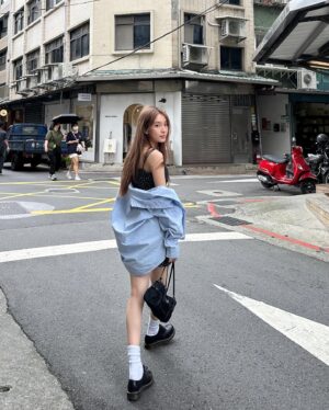Candy Wong Instagram - .
🍀☀️🌧️🌿🛵🎵