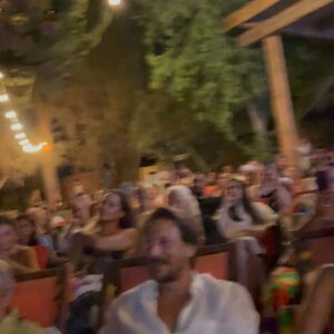 Cansu Tosun Instagram - TEZGAH

İşte büyük gün geldi TEZGAH dün seyircisi ile buluştu… 

Bu ekibe hayran olmamak gurur duymamak mümkün değil.. emeğinize sağlık 

Hayırlı uğurlu gişesi bol olsun 🧿

@erkankeka ❤️👏🏻

11.08.2024