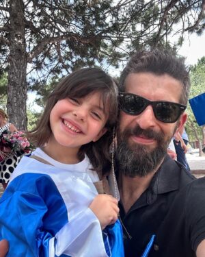 Cantuğ Turay Instagram - İlk mezuniyetin kutlu olsun canım kızım,seni çok seviyorum ❤️