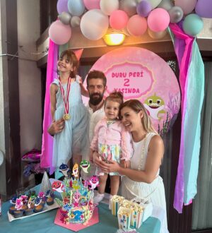 Cantuğ Turay Instagram - İyi ki doğdun güzel kızım. Tüm güzelliklerin seninle olduğu harika bir hayatın olsun. Seni çok seviyorum ❤️❤️