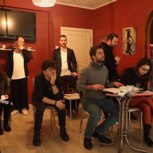 Cantuğ Turay Instagram - Geliyoruuzz..
“FOSFORLU CEVRİYE” 
#fosforlucevriye#yenioyun#müzikal#azkaldı#15nisan