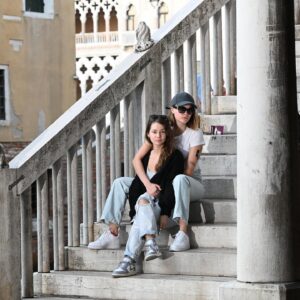 Cara Delevingne Instagram - Two magical years with you and so many pictures of us kissing in front of things ❤️ These past two years have been A LOT of life. A lot of change, growth, pain and most importantly LOVE and I am so lucky to have found the perfect person to ride life’s ups and downs with. I cannot imagine living life without you. I spent so long looking for my partner in crime, little did I know that it would be someone I went to school with (and had a baby gay crush on). Here’s to many more years being us…  keep scrolling to see a spontaneous photoshoot in Venice 🇮🇹 which we thought was a photography lesson. So happy we went through with it ❤️ @minke