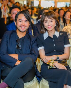 Carina Lau Instagram - #BGCA #BGCAHK #香港小童群益會 #培育新一代 #攜手創未來 ＃兒科醫學會鵬程奮進堅毅獎學金2024#香港兒科醫學會 #鵬程慈善基金 @adriancheng