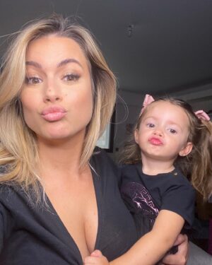 Carla Moreau Instagram - Joyeux anniversaire @rubyguedj comment te dire en quelque mot mon amour pour toi c’est si dure … sache que tu es ma vie et que je me battrais jusqu’à mon dernier souffle pour toi pour ton bonheur, pour t’apporter tous ce que je suis en mesure de te donner ❤️🎉 RUBYLAND ACT2 arrive bientôt 🕤 Ton papa et moi t’aime très fort 😍