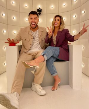 Carla Moreau Instagram - Retrouvez nous bientôt dans @baqcanal ❤️⏳ #lamif disponible vendredi 5 novembre en exclusivité @mycanal 21h accès gratuit