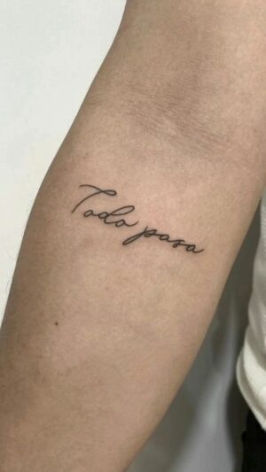 Carla Morrison Instagram - Ya saben que nuevas fotitos de sus tatuajes significa nuevo video 💖 Muchas gracias por llevarme literalmente hasta en la piel 🤭. #TodoPasa