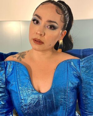 Carla Morrison Instagram - España me gustas tanto que ya quiero volver, por ahora guárdenme los ibéricos, patatitas y una clara con limonnnnn❤️👏🏻✨