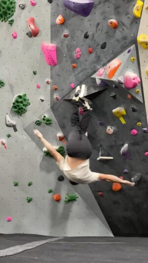 Carlo Traversi Instagram - Bat hang swing off double toe jams.  A variation on the kneebar twist that @ramrod92 and I set at the @tbfmasters a few years ago where a secure foot position allows you to rotate upside down and almost 360 degrees to allow progress through the problem.  Love trying out these ideas @theboulderfield.

@blackdiamond @fiveten_official @frictionlabs