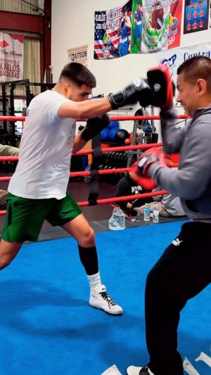 Carlos Balderas Instagram - The Past Few Days Have Been All Love. The Energy & Support Means Everything. Can’t Wait To Fight, 3 Weeks Out I’m On Fire 🔥
Last Chance To Get Your Tickets Before Sell Out.. Link In My Bio 🚨 @360boxingpromotions