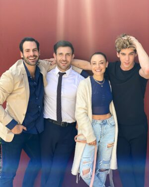 Carlos Ferro Instagram - Fotos del recuerdo . #ligeramentediva .  Que bonito proyecto.  Los quiero @soycayetano @mauriciogarza_ @marimarvega @fabiolagdo . 

Si quieren ver la serie ya está en MercadoPlay . 🫶