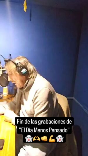 Carlos Pinto Instagram - Carlos Pinto grabando la última locución de esta temporada de "El Día Menos Pensado".👻👻👻
¡Gracias a todos!
