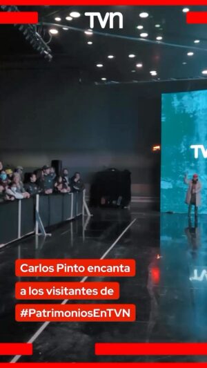 Carlos Pinto Instagram - @carlospintochile encanta a los visitantes del estudio dedicado a #ElDíaMenosPensadoEnTVN 🏫❤️ 👻