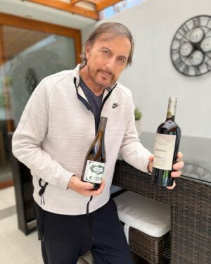 Carlos Pinto Instagram - Siempre hay una buena razón para invitar a los amigos… @terranoblewines 🍷👌