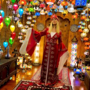 Carmen Aub Instagram - El crédito le pertenece a todos aquellos que son capaces de salir al ruedo a pesar del miedo. Los que toman esa oportunidad que les hace sentir vulnerables e incómodos porque no saben que va a pasar. El crédito es de los que caen y se vuelven a levantar para intentarlo de nuevo! 

No te quedes observando, sal de tu zona de confort y aprovecha todas las oportunidades que te brinda la vida, los resultados te sorprenderán.

Voy con todo! Porque este reto es una oportunidad de conocer mis límites y poner a prueba mi fortaleza mental.