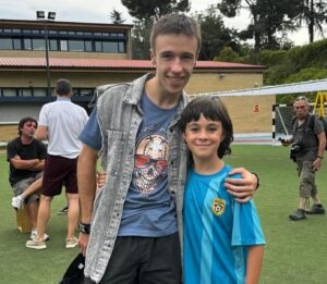 Carmen Ruiz Instagram - Estamos rodando 🎬 ⚽️ 
Los Futbolísimos y el misterio del tesoro pirata.
#losfutbolisimos #losfutbolisimos2 
@thegobetweeners @josito_chester 
@mayteortegas @rtve @movistar_es