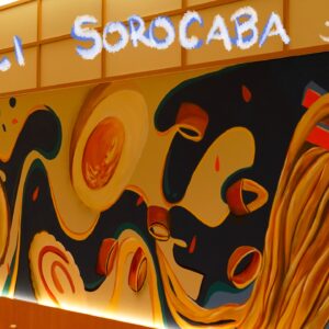 Carol Wang Instagram - Mural finalizado inspirado no prato japones mais gostoso: 🍜🩵✨ ramen :) 
.
📍 @kaoriramenya - Sorocaba / SP
.
#arte #mural #graffiti #illustracao #pintura #ramen #lamen #restaurante