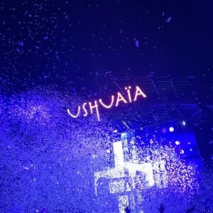 Carolina Ardohain Instagram - Tremendo @ushuaiahotelibiza !! 
Si vienen a a Ibiza no pueden dejar de conocer este lugar espectacular! 
Un año más bailandonos todo con @martingarrix ➕🔊🎶🎼