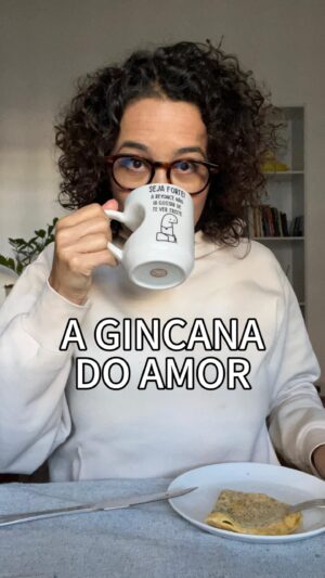 Carolina Loback Instagram - Bom dia! Vibradores, livros e cursos, é isso. Adeus, gincana do amor. Corta para/

#café #terça #relacionamentos