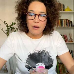 Carolina Loback Instagram - Bom dia! Uns três temas pra minha terapia dessa semana só aqui nessas pérolas. Bom sábado!!!

#pérolas #sábado