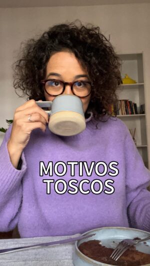 Carolina Loback Instagram - Bom dia! Qual título você daria a esta coletânea? Eu começo: “Vamos ficar solteiro até morr3r”.

#café #segunda #pérolas