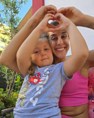 Carolina Marín Instagram - Unos días en casa para comenzar el camino 🏡❤️