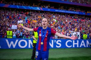 Caroline Graham Hansen Instagram - A fantastic season has come to an end. So humble to be a part of this team with these amazing human beings. It wasn’t easy, but thanks to your support the way was easier. Thank you for always standing by our side.Especially after the first semifinal. You made us believe it was possible. That no matter good or bad, we will always have your support. Bilbao is something I will never forget. To win the biggest trophy in a full stadium of blaugrana was truly the most special moment. Visca Barça #soycule ❤️