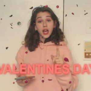 Caroline Grossman Instagram - Send me your mom’s phone number 😘