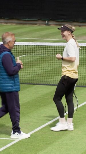 Caroline Wozniacki Instagram - Back on grass! 😍🌱

@carowozniacki practices in Birmingham ahead of her 1st appearance on grass since 2019

#RothesayClassic