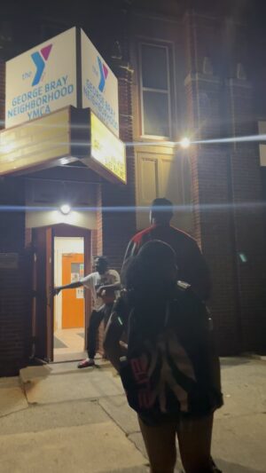Caron Butler Instagram - Where one Legend was made, and another Legend is in the making.

I had the honor of working out in the same gym that my dad used alot in his life. 
 #braycenter #racine  #diaversary #dexcomg6 #t1d #losangeles #newyork #kidsofinstagram #LA #kidsofla #curediabetes #Florida #juvenilediabetes #health #fitness #autoimmunedisease  #dexcom #celiacs  #bikes #westcoast #eastcoast #miami #florida #womensbasketball #celiacsdisease #omnipod #freeinsulin  #diabetes #humolog #Fiasp