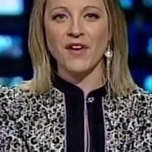Carrie Bickmore Instagram - To the anxious girl,
The funny girl 
The brave girl 
The girl with no eyebrows 
I love you. ❤️ 

#rovelive #comedy #news