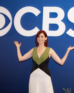 Carrie Preston Instagram - With the #Elsbeth fam at @official_tca last weekend💕💕💕

HMU and Photography @headshotsbyshawn Styled by @andrewgelwicks Dress @bibhumohapatra Earrings @guitam_jewelry Rings @itajewelry @lofjewelry