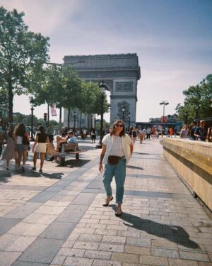 Casey McQuiston Instagram - part deux: 36 hours in paris with theo & kit & lots of museums & boeuf bourguignon & the carousel where they meet maxine for the pastry tour