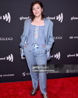 Casey McQuiston Instagram - thank you so much to everyone who voted RWRB as fan favorite at last night’s glaad awards!!!! it’s been such a week, i’m out of words —  but i do have a screenshot of my notes app acceptance speech. so grateful and so lucky. and now 500 naps.

styling: @dottttbass 
makeup: @cvsee 
hair: @daveydidmyhair