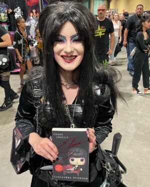 Cassandra Peterson Instagram - Loved seeing all the fans this past weekend @midsummerscream 🖤 I saw quite a few Elviras there and even a couple of Gonks! Thanks to everyone for great weekend! 💋