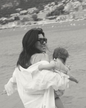 Cassandre Lapierre Instagram - Me & my bestie forever 💕🌞 @larebellestudio 

#mom #momlife #motherdaughter #childhood #motherhood #motherlife #bff #oneyearold