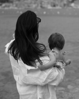 Cassandre Lapierre Instagram - Me & my bestie forever 💕🌞 @larebellestudio 

#mom #momlife #motherdaughter #childhood #motherhood #motherlife #bff #oneyearold