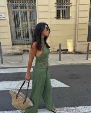 Cassandre Lapierre Instagram - Le vert olive c'est sous côté, on est d'accord que ce set est canon ? 🌞

#zara #zarawoman #zaraoutfit #ootd #summeroutfit #summerlook #outfitoftheday #ootdmagazine