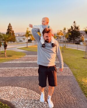 Cássio Reis Instagram - Nas Olimpíadas da vida…
Deus me deu duas medalhas de ouro! 💛💛