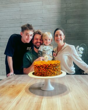 Cássio Reis Instagram - Dia feliz!! 🎈

27/07