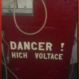 Castle Rock Instagram - Is this where @maddchadd gets his power?!? ***DANCER HIGH VOLTAGE*** #hiphop #waving #strobing #dancerhighvoltage #dance